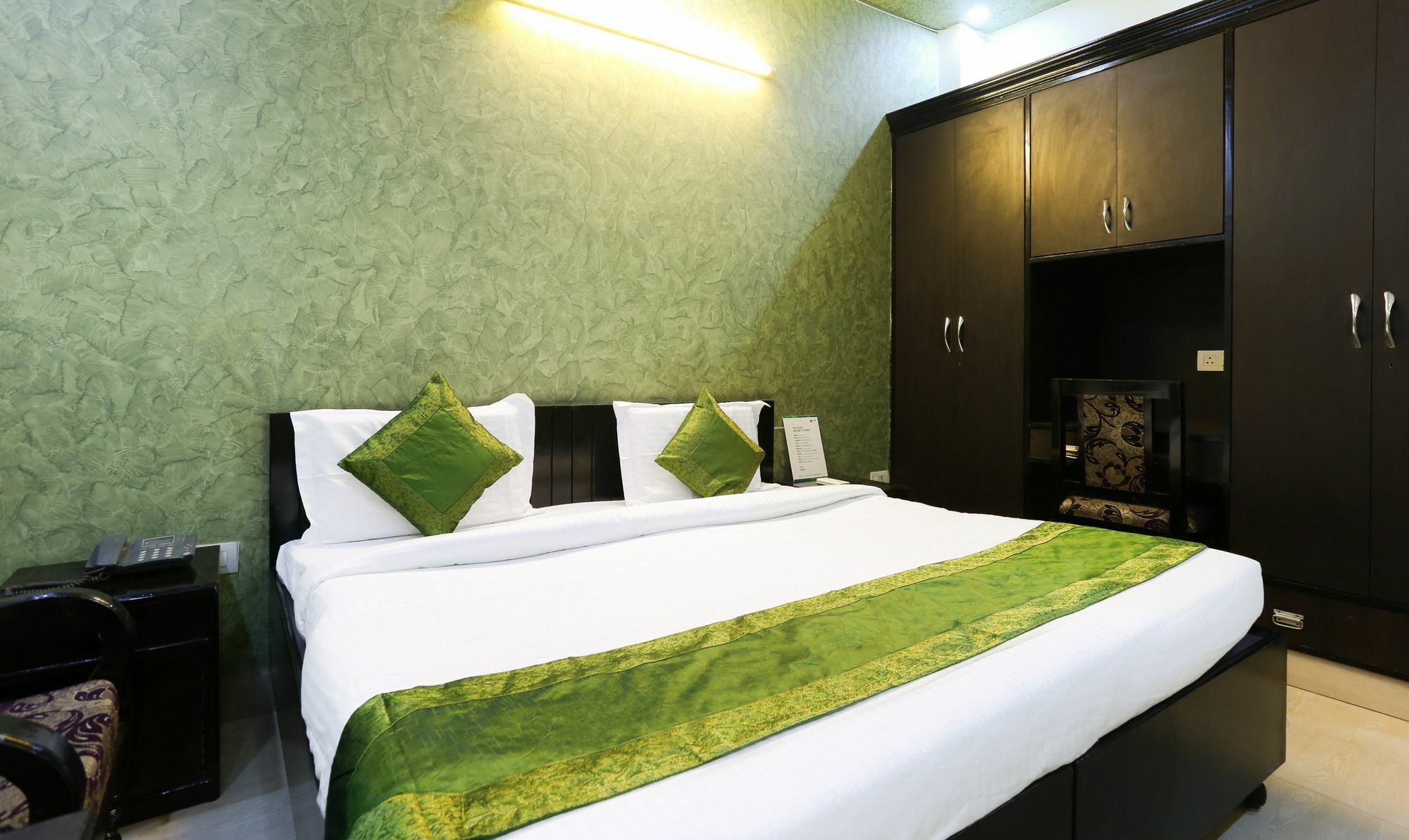 Royal Suites By Park Tree, 卡绍利 外观 照片